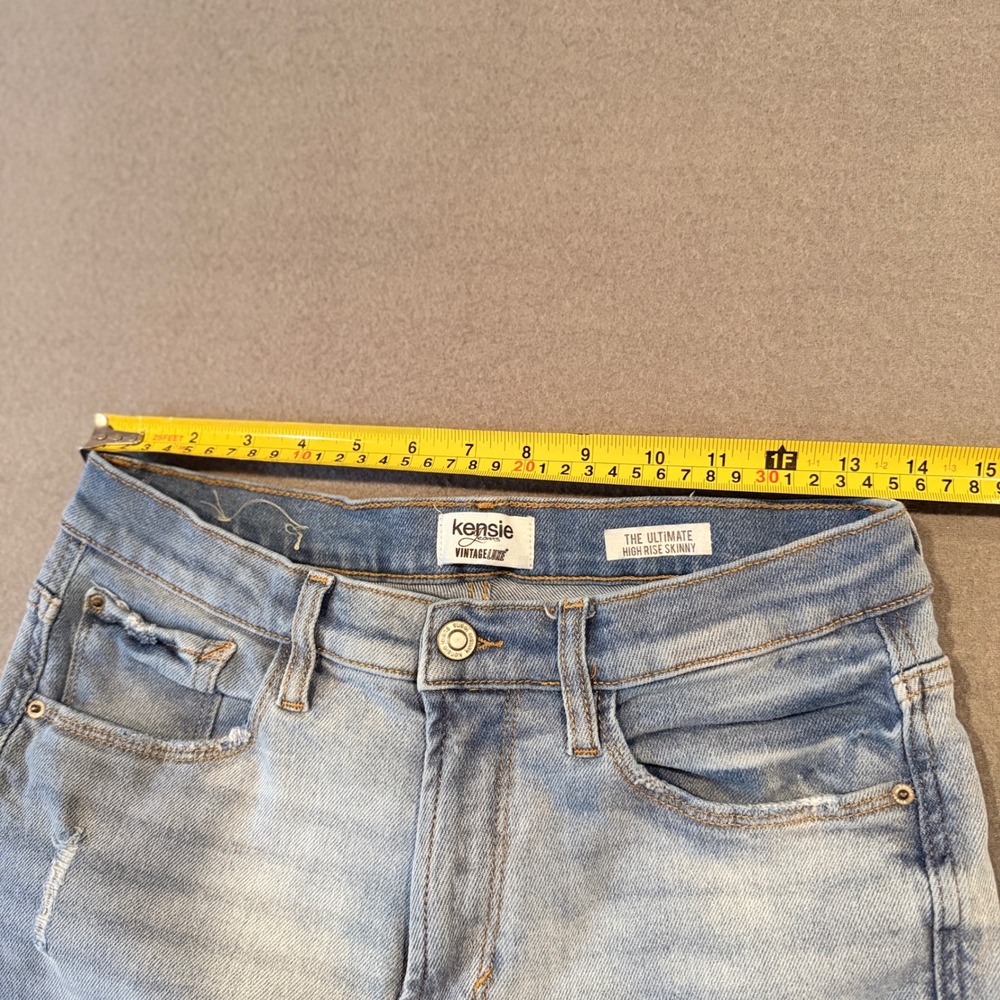 Kensie The Ultimate High Rise Skinny Jeans Light Wash Distressed Frayed Hem 8 29 - Picture 9 of 10